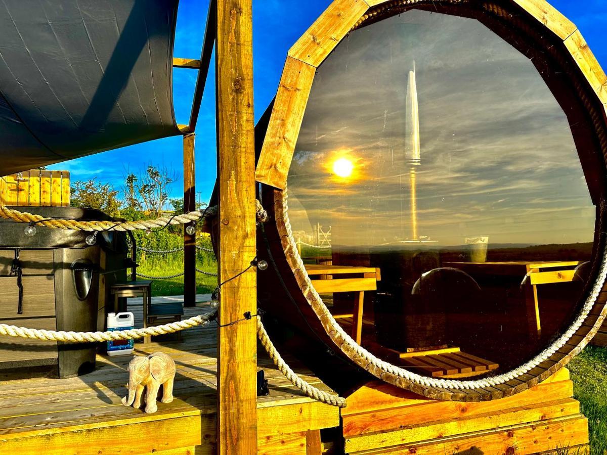 Deerstone Glamping-Pinhaw Beacon Dome Hot Tub Ξενοδοχείο Earby Εξωτερικό φωτογραφία