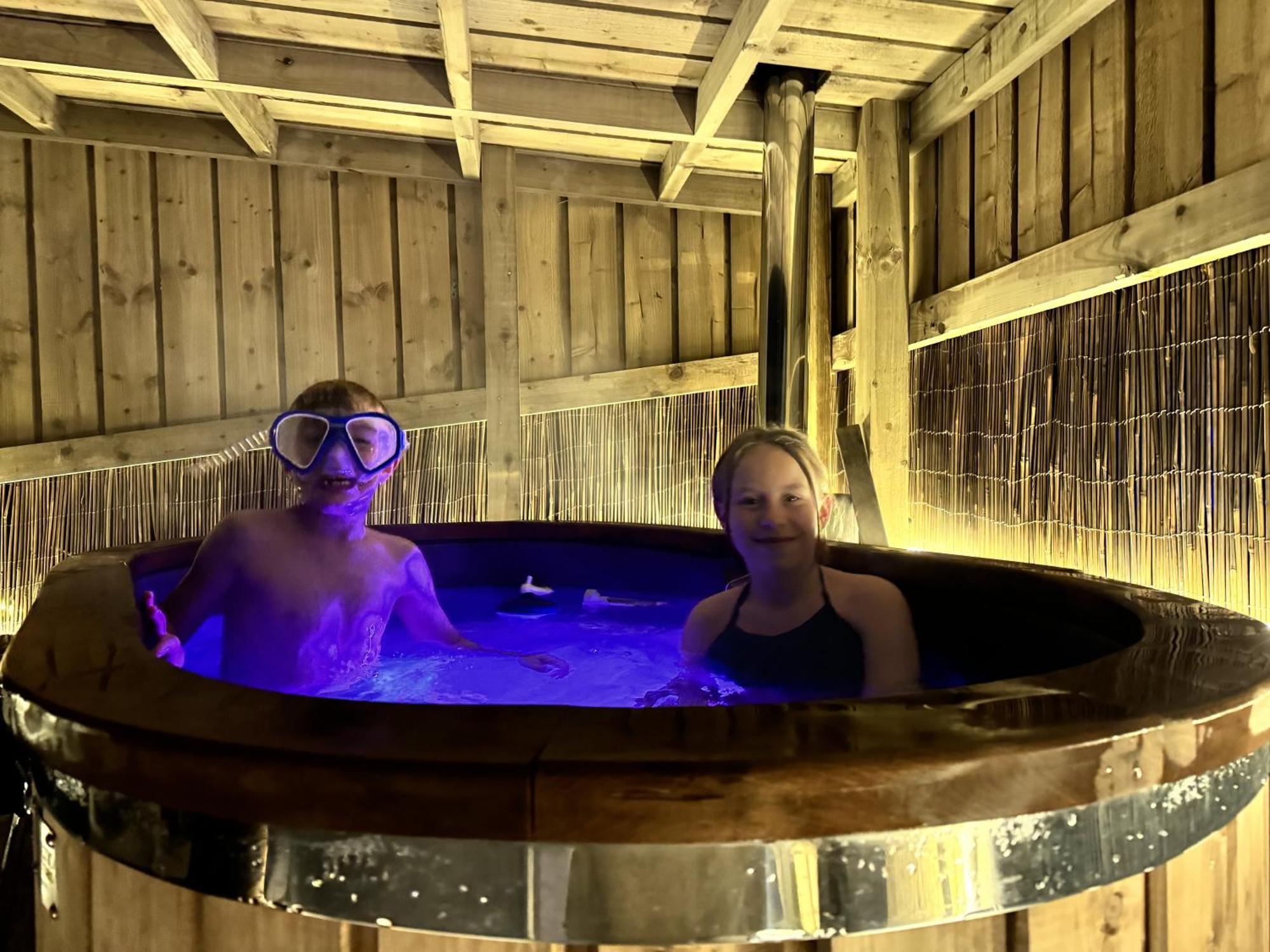 Deerstone Glamping-Pinhaw Beacon Dome Hot Tub Ξενοδοχείο Earby Εξωτερικό φωτογραφία