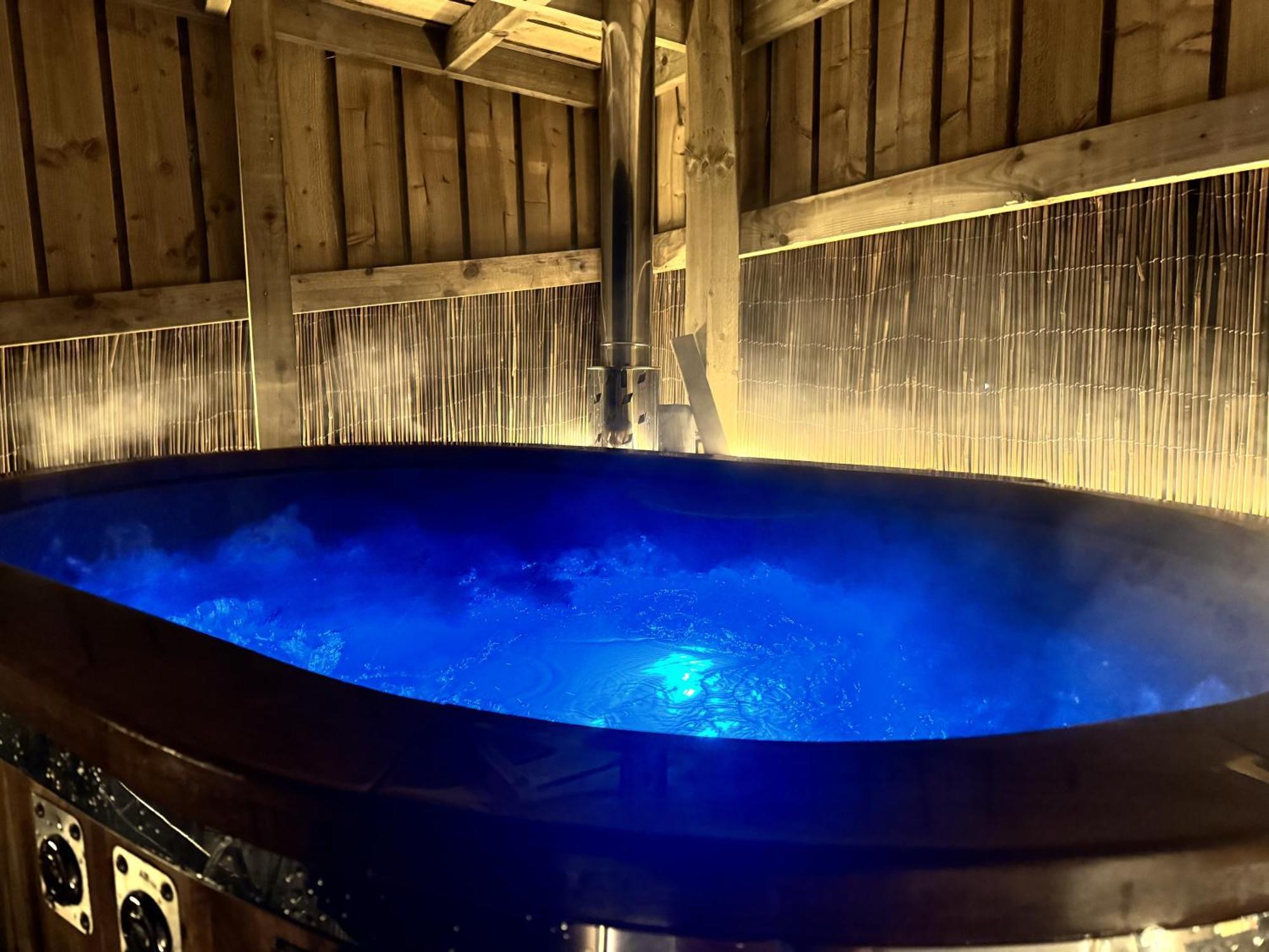 Deerstone Glamping-Pinhaw Beacon Dome Hot Tub Ξενοδοχείο Earby Εξωτερικό φωτογραφία